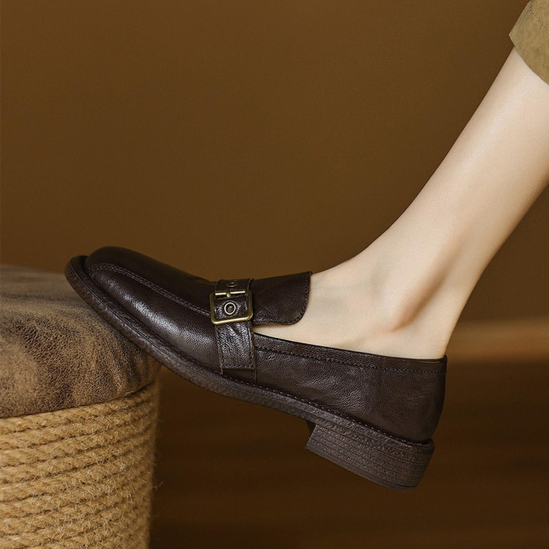 Retro Brown Leather Flat Shoes