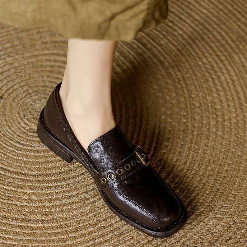 Retro Brown Leather Flat Shoes