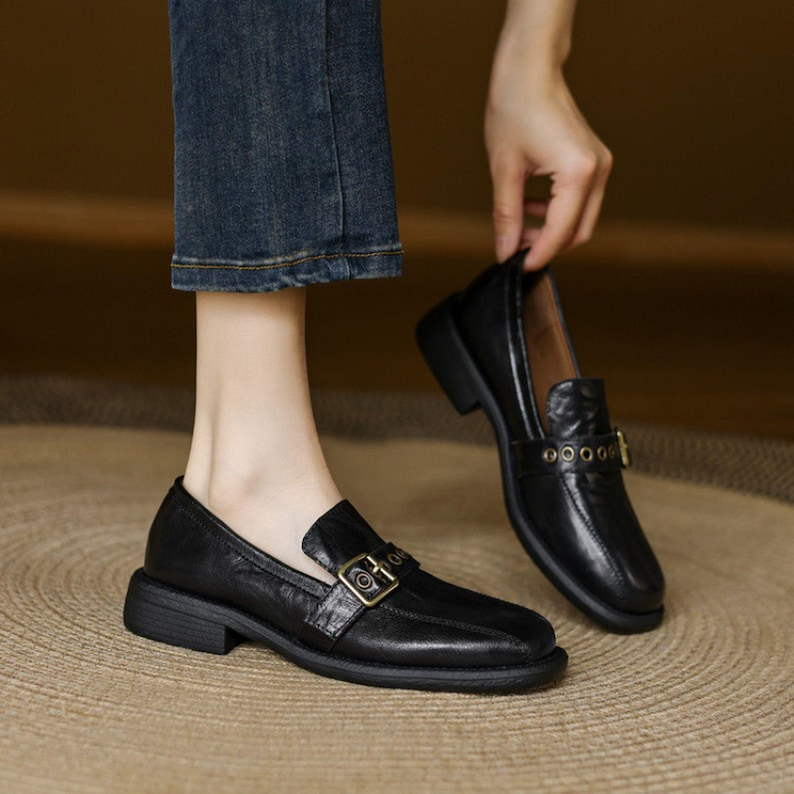 Retro Brown Leather Flat Shoes